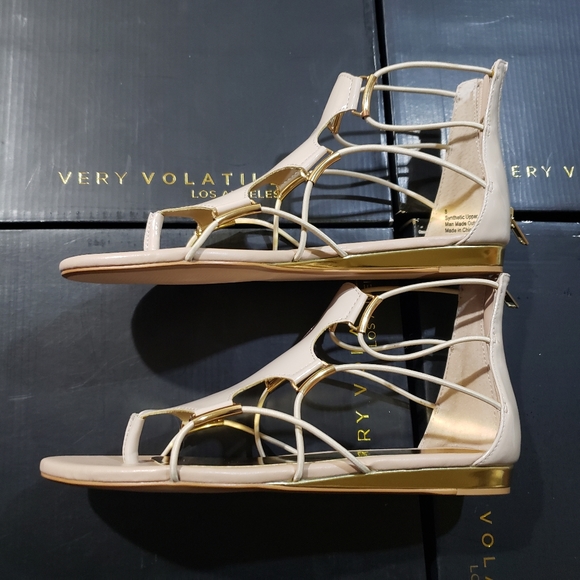 Very Volatile Clea Beige New in Box Size 8 - Picture 6 of 7